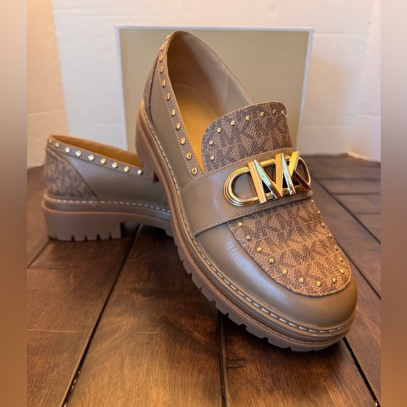 Michael Kors Parker Lug Loafer Studded Tan Gold Chunky Y2K - Picture 2 of 16